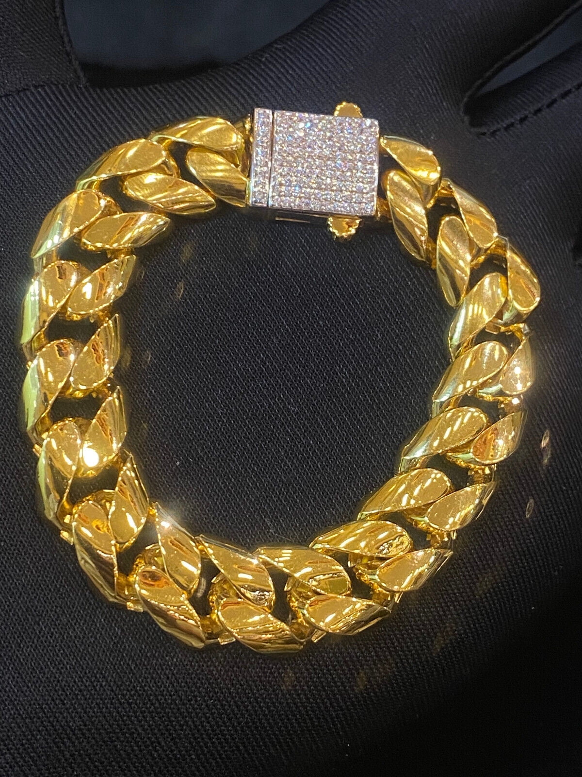 3 Round Superior Quality Gorgeous Design Golden Color Bracelet For Men -  Style C050, मेंस ब्रेसलेट - Soni Fashion, Rajkot | ID: 2849445741373